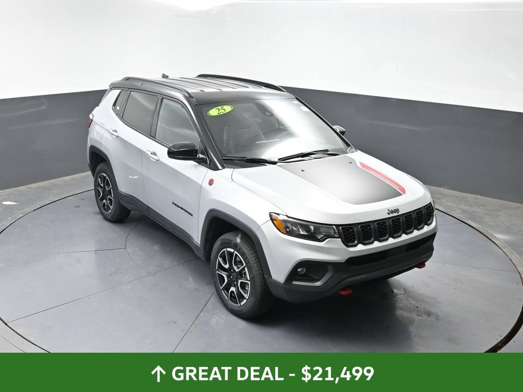 Used 2025 Jeep Compass Trailhawk AWD/4WD image 46