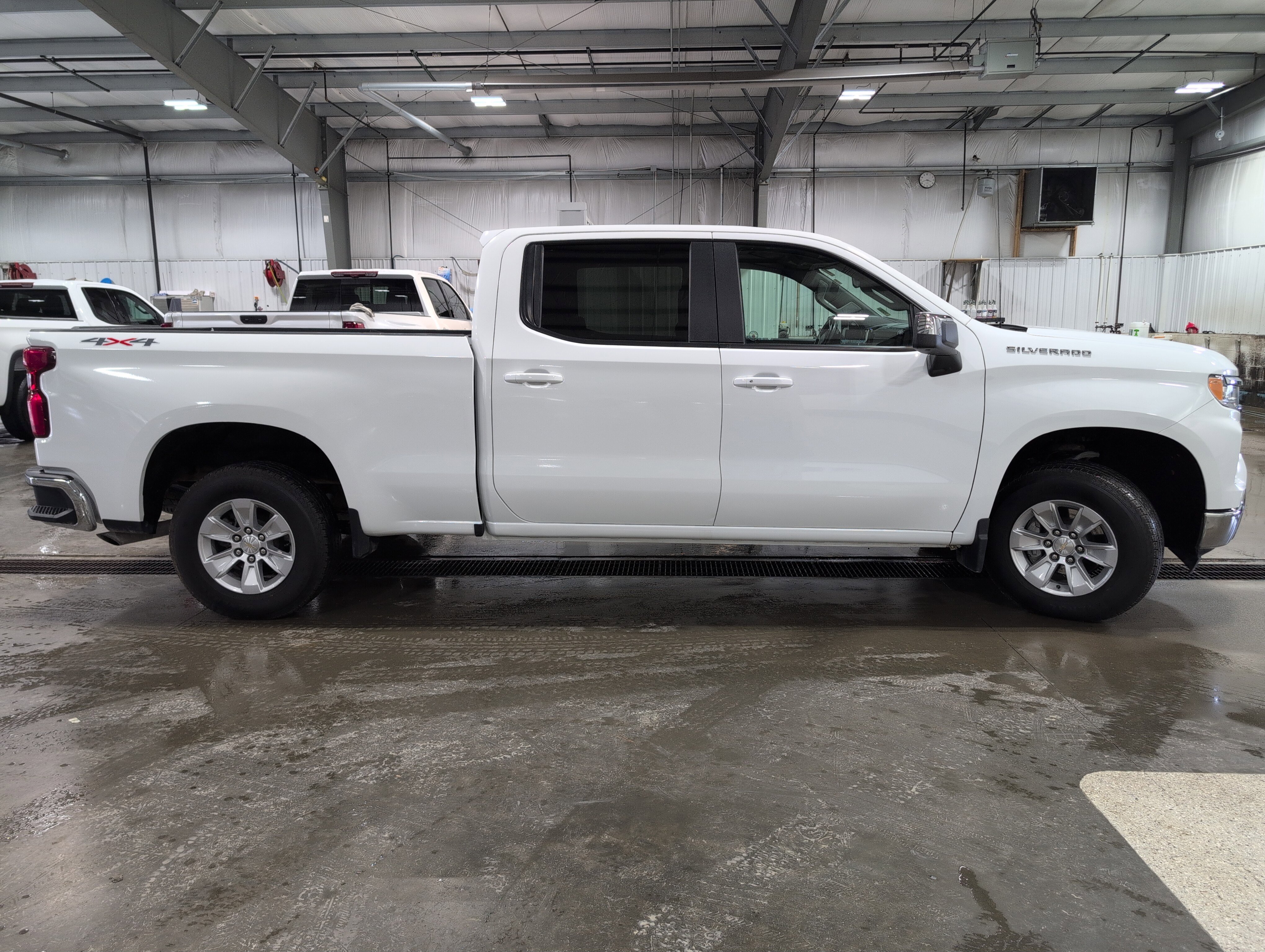 Used 2023 Chevrolet Silverado 1500 LT w/ Protection Package AWD/4WD image 2