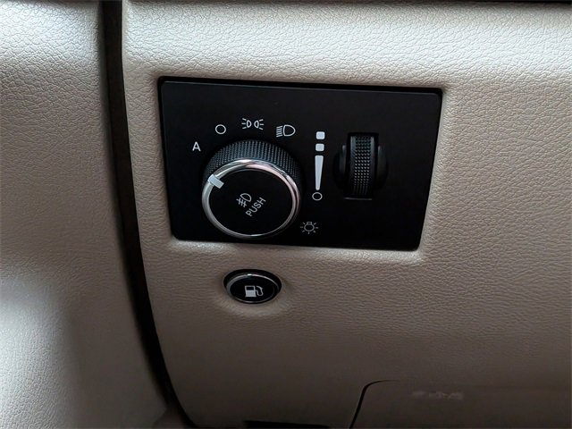 Used 2019 Jeep Grand Cherokee Laredo image 27