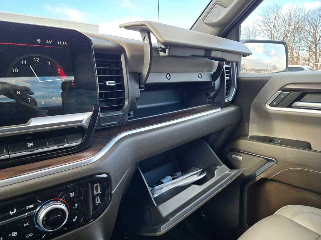 Used 2023 GMC Sierra 1500 SLT w/ SLT Convenience Package AWD/4WD image 13
