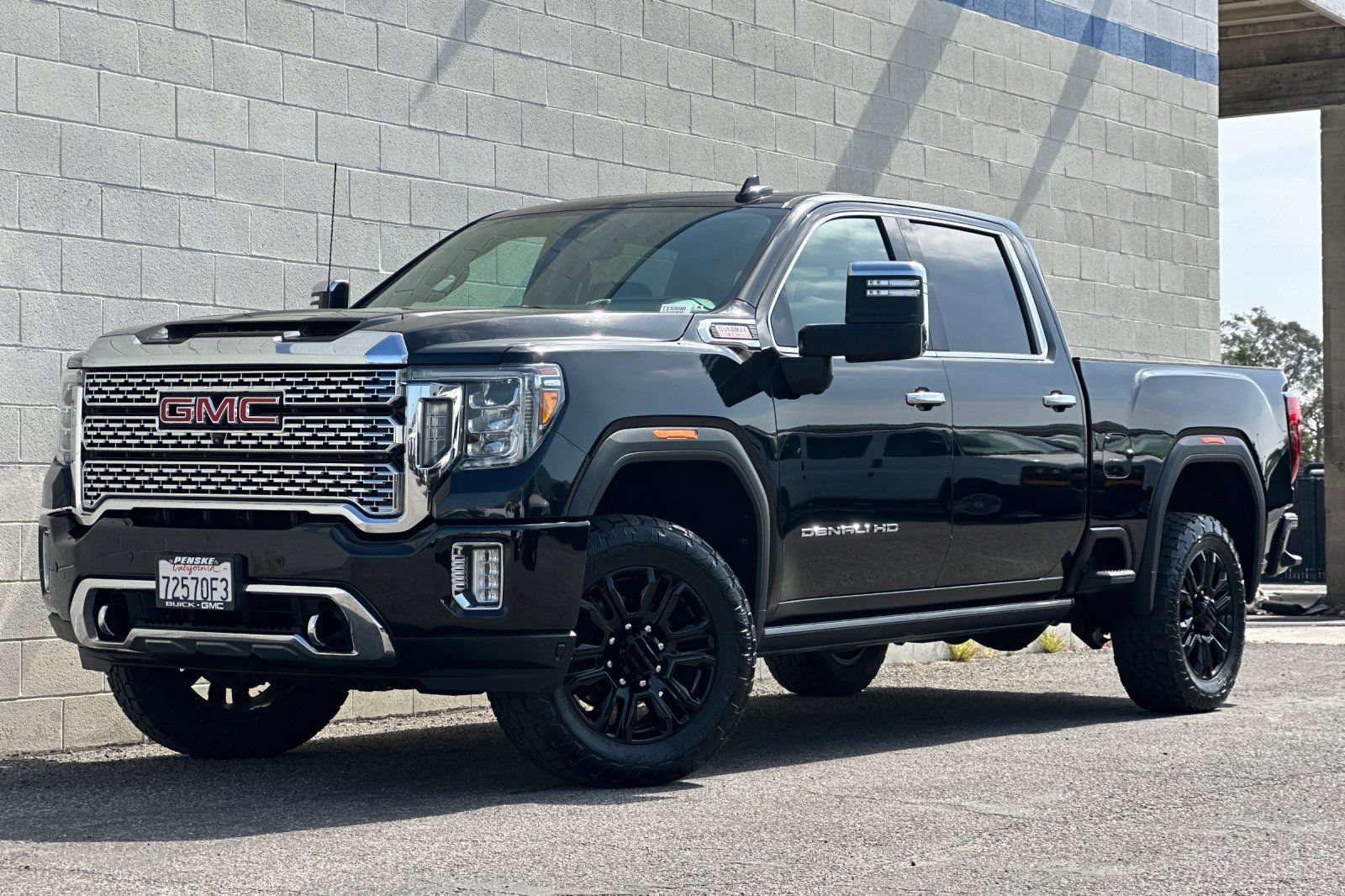Certified 2021 GMC Sierra 2500 Denali w/ Denali Black Diamond Edition AWD/4WD image 8