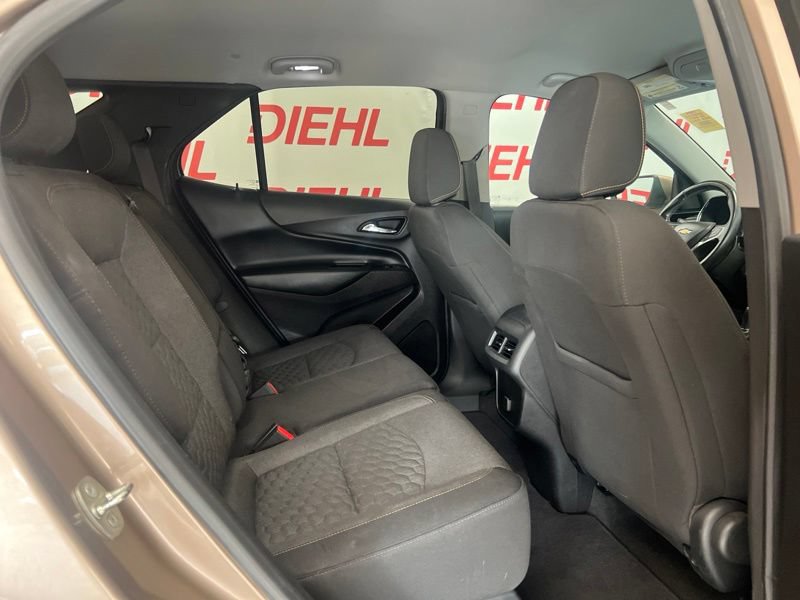 Used 2018 Chevrolet Equinox LT FWD image 11