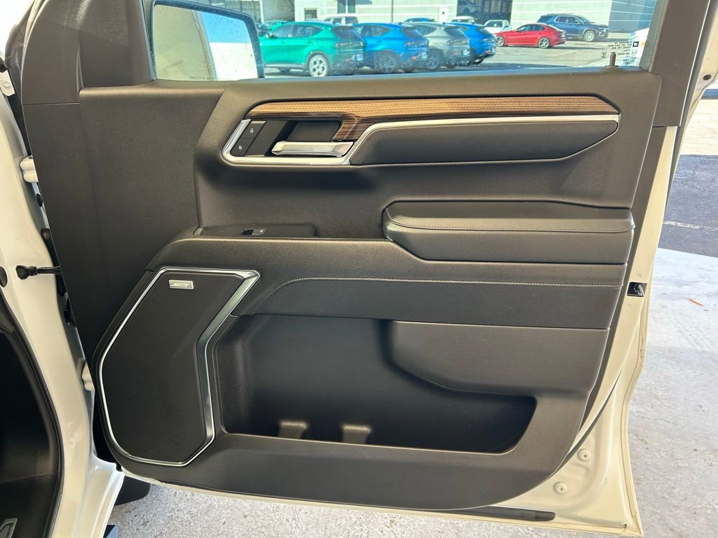 Used 2024 Chevrolet Silverado 1500 LT Trail Boss w/ Convenience Package II image 8