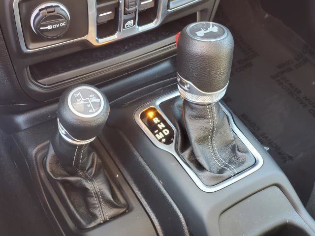 Used 2025 Jeep Wrangler Sahara w/ Safety Group AWD/4WD image 17