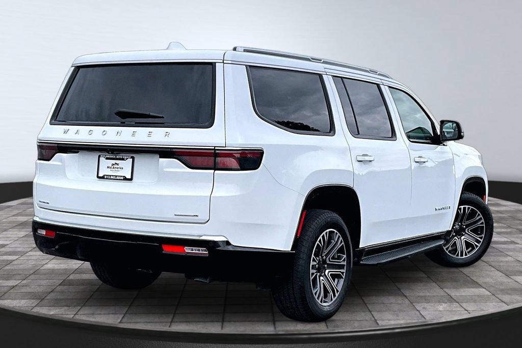 Used 2023 Jeep Wagoneer Series II AWD/4WD image 2