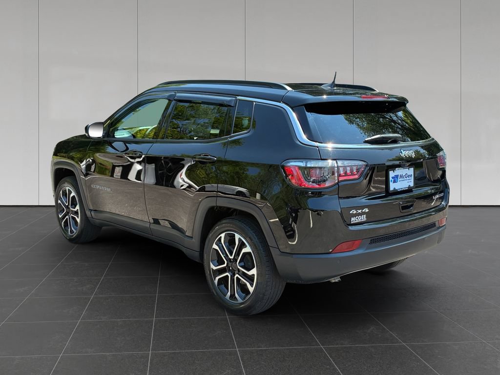 Used 2024 Jeep Compass Limited w/ Sun and Sound Group AWD/4WD image 3