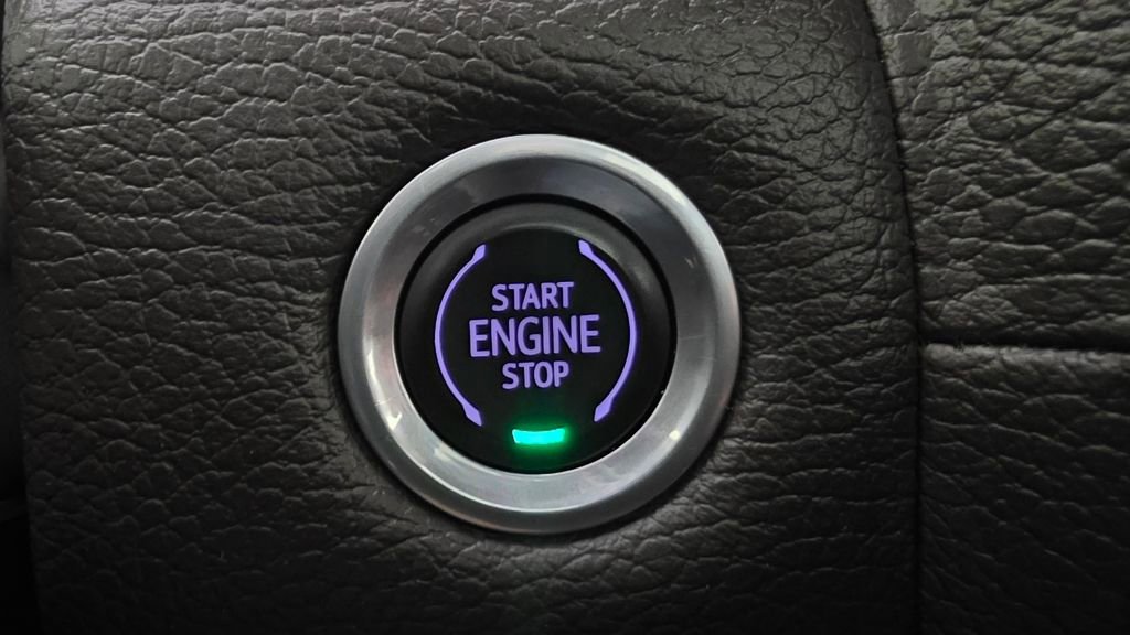 Used 2021 GMC Yukon Denali w/ Denali Ultimate Package image 29