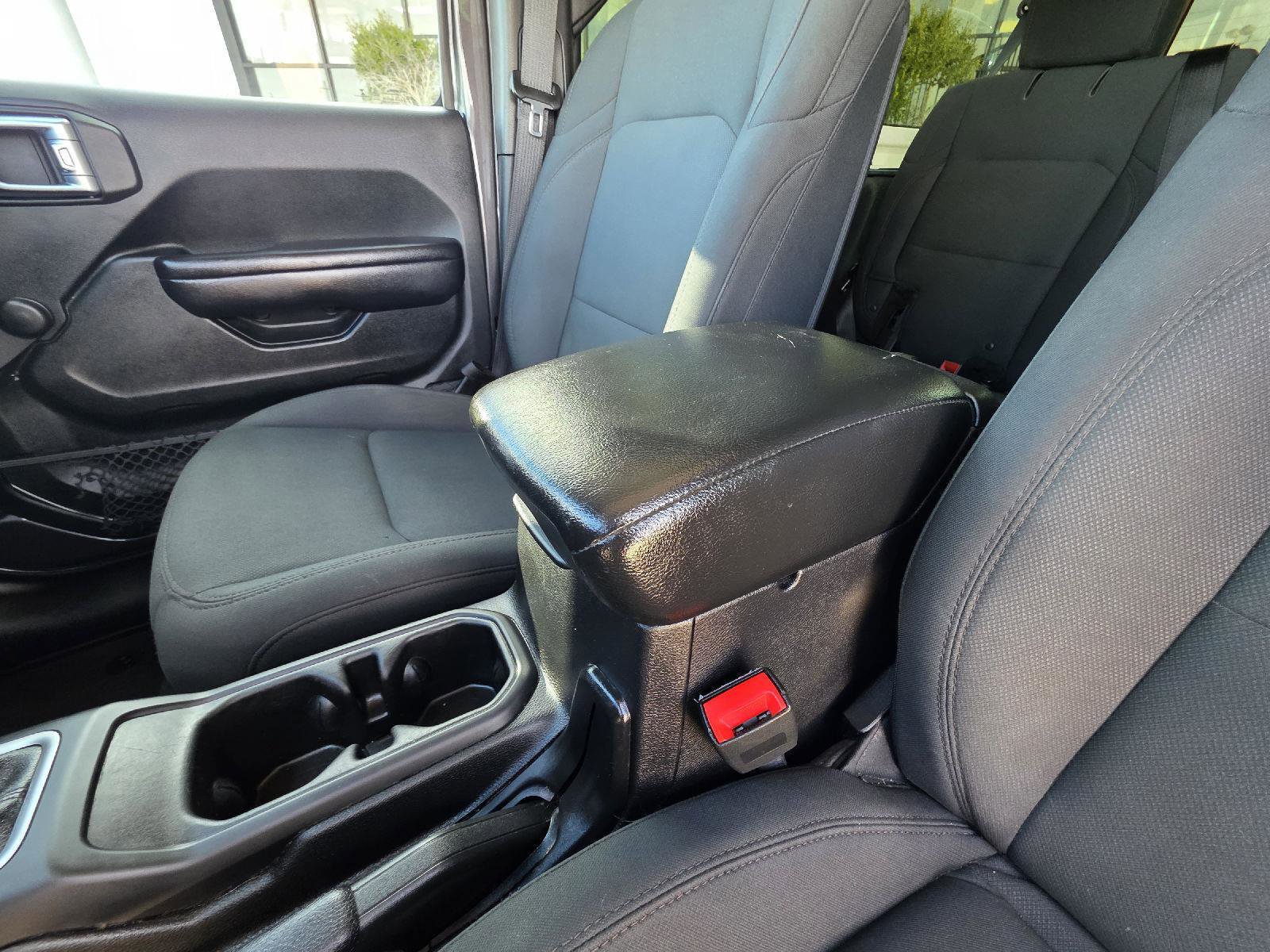 Used 2018 Jeep Wrangler Unlimited Sport image 38