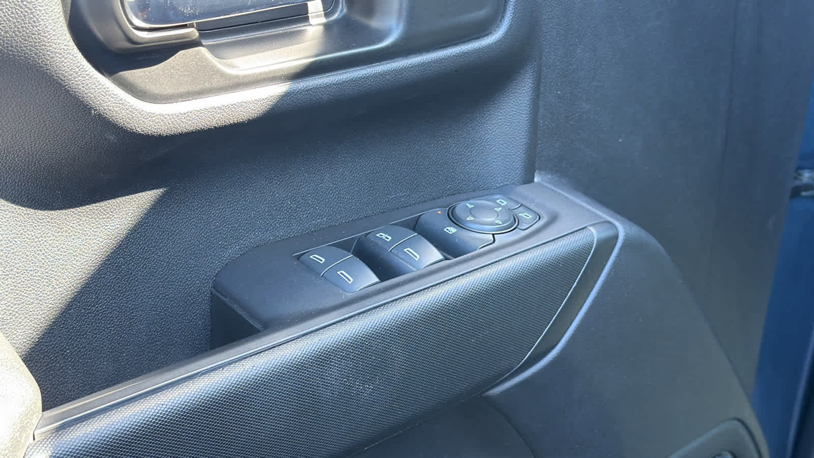 Used 2022 Chevrolet Silverado 1500 Custom AWD/4WD image 22