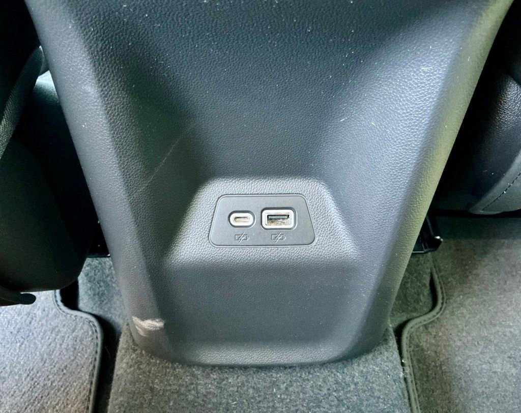 Used 2022 Buick Envision Essence w/ Technology Package II FWD image 34