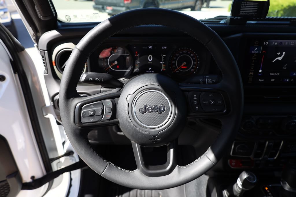 Used 2025 Jeep Gladiator Mojave w/ Convenience Group AWD/4WD image 12