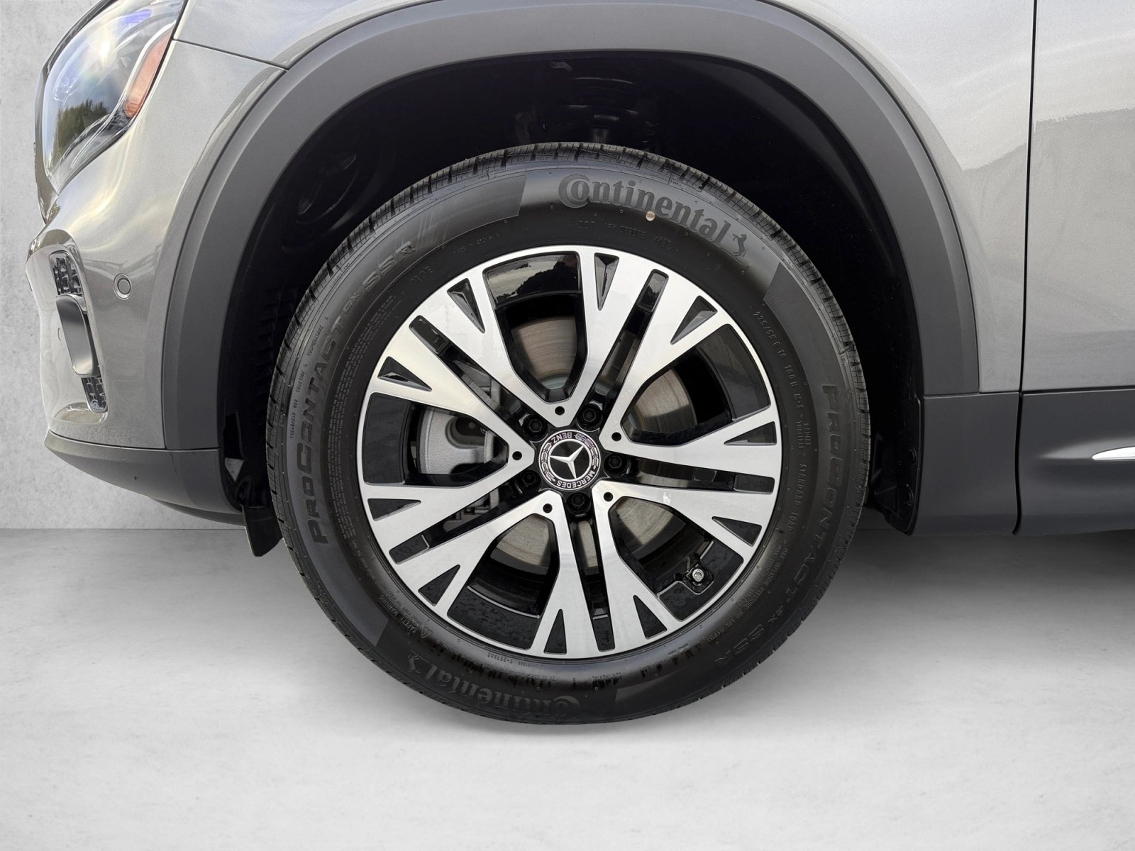 New 2026 Mercedes-Benz GLB 250 4MATIC image 9