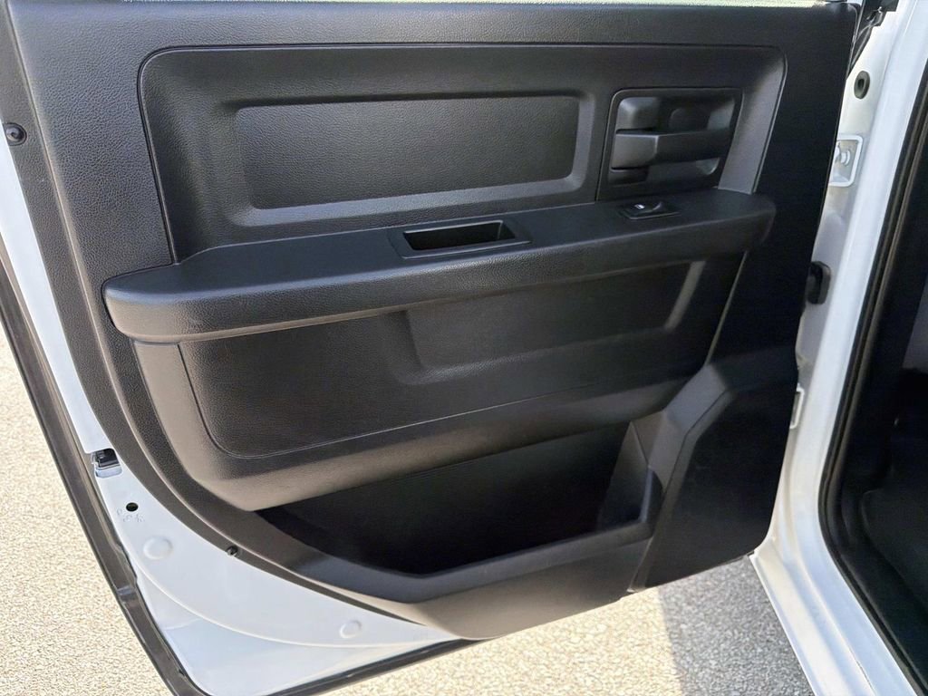 Used 2015 RAM 2500 Tradesman w/ Chrome Appearance Group image 15