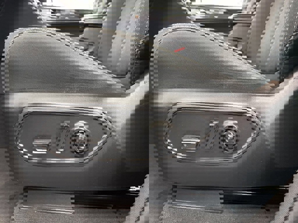 Used 2022 Jeep Grand Cherokee L Laredo w/ Luxury Tech Group I image 13