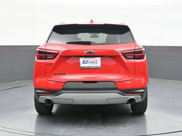 Used 2024 Chevrolet Blazer LT w/ Midnight/Sport Edition FWD image 11