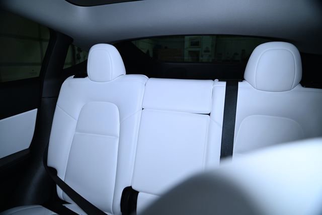 Used 2022 Tesla Model Y Long Range image 22