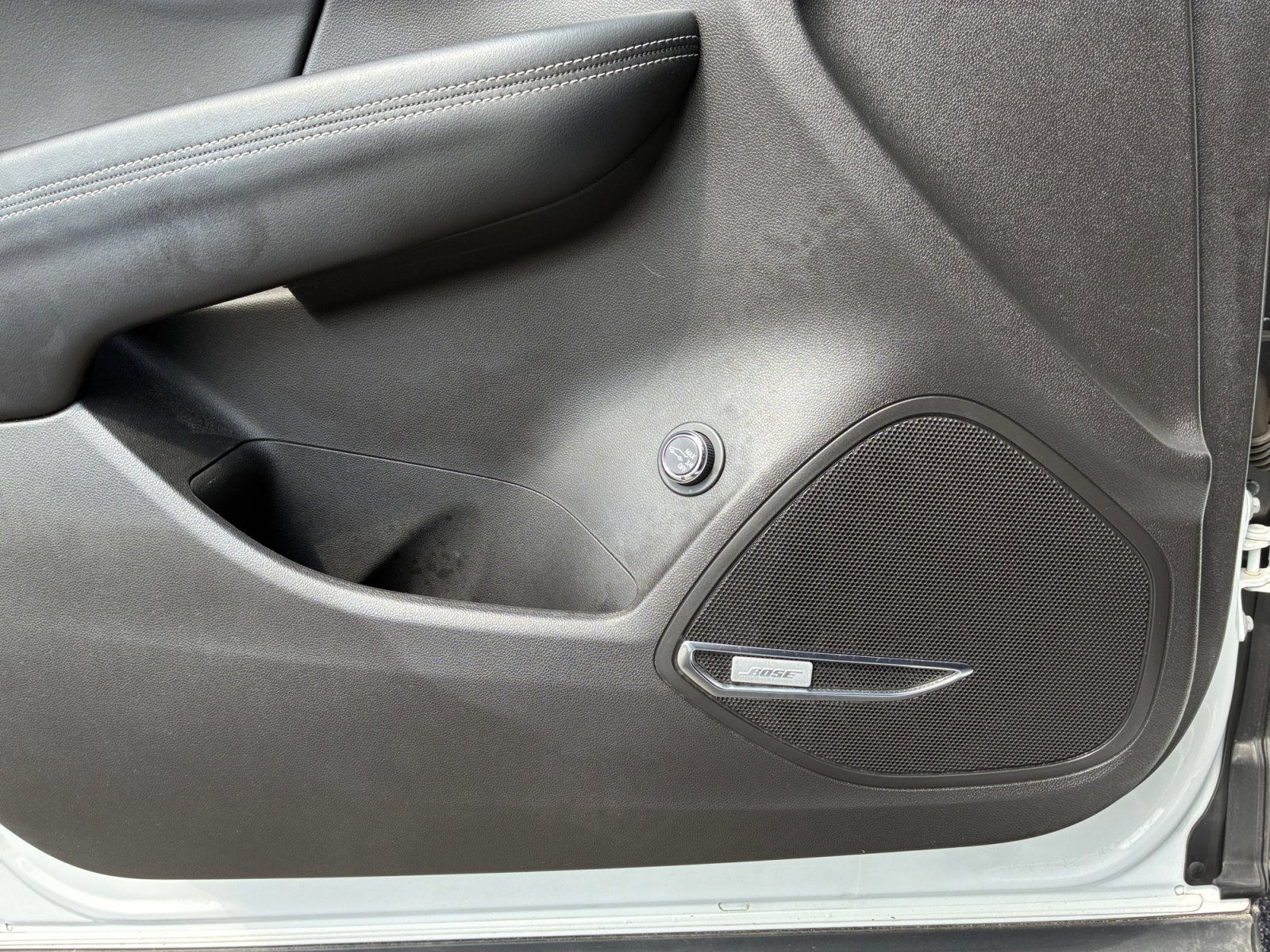 Used 2022 Buick Envision Essence w/ Technology Package I FWD image 28