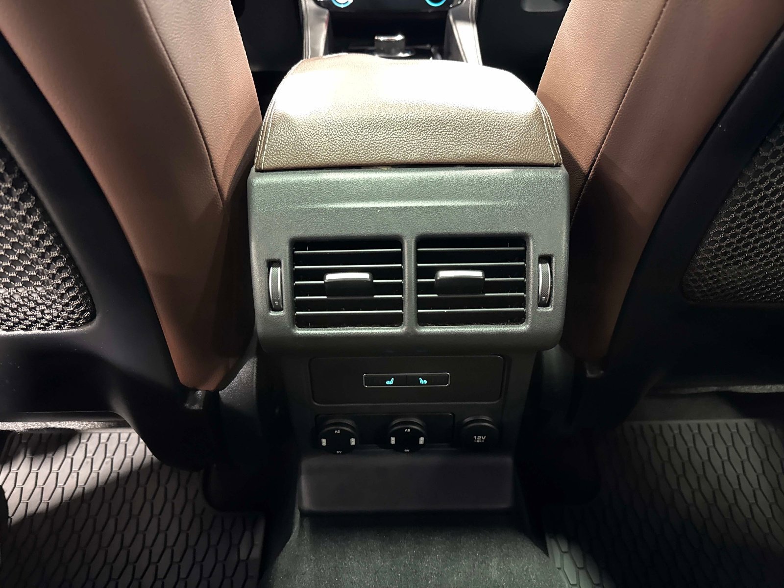 Used 2018 Jaguar F-PACE S image 17