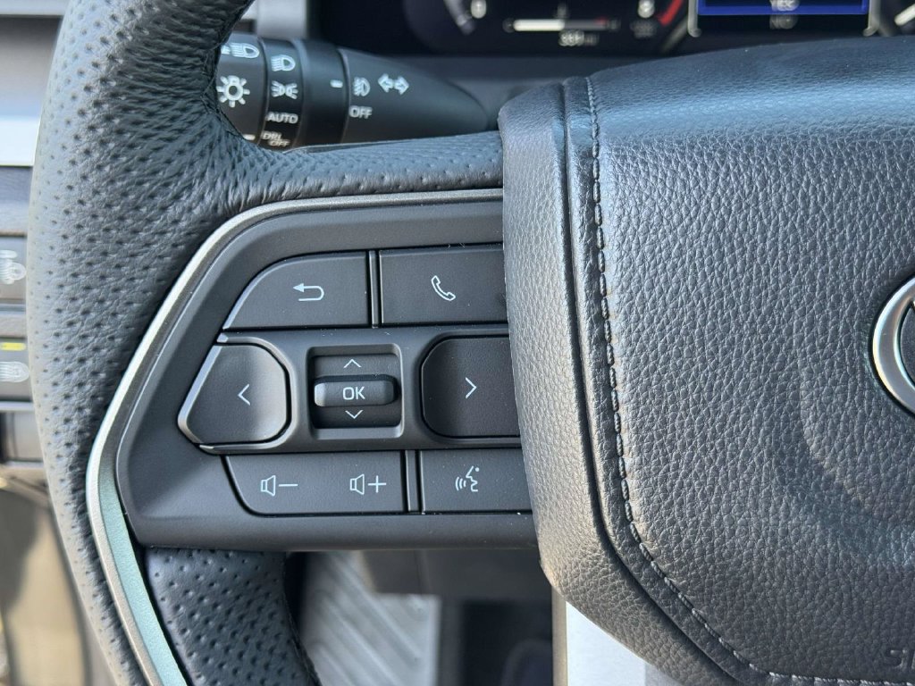 Used 2026 Toyota Tacoma TRD Off-Road AWD/4WD image 12