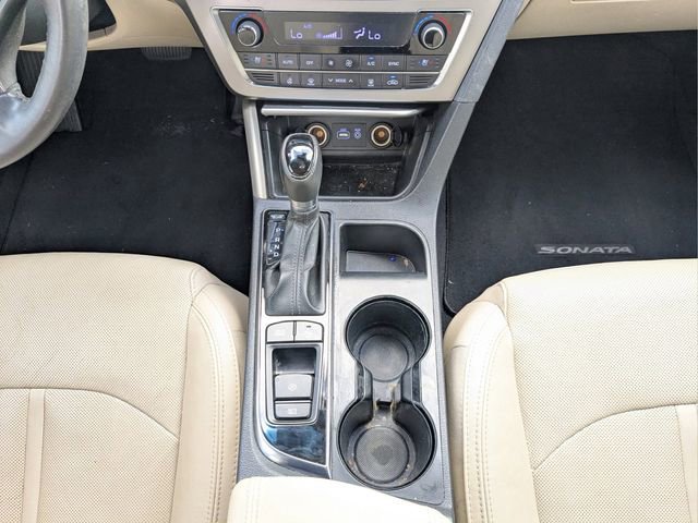 Used 2016 Hyundai Sonata Limited w/ Option Group 05 FWD image 19