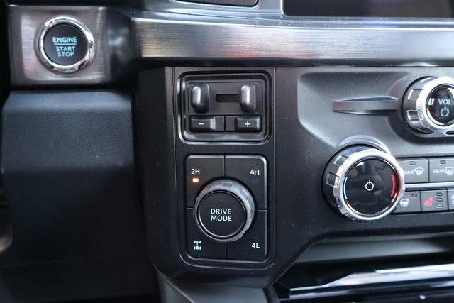 New 2026 Ford F250 Lariat w/ Black Appearance Package image 30