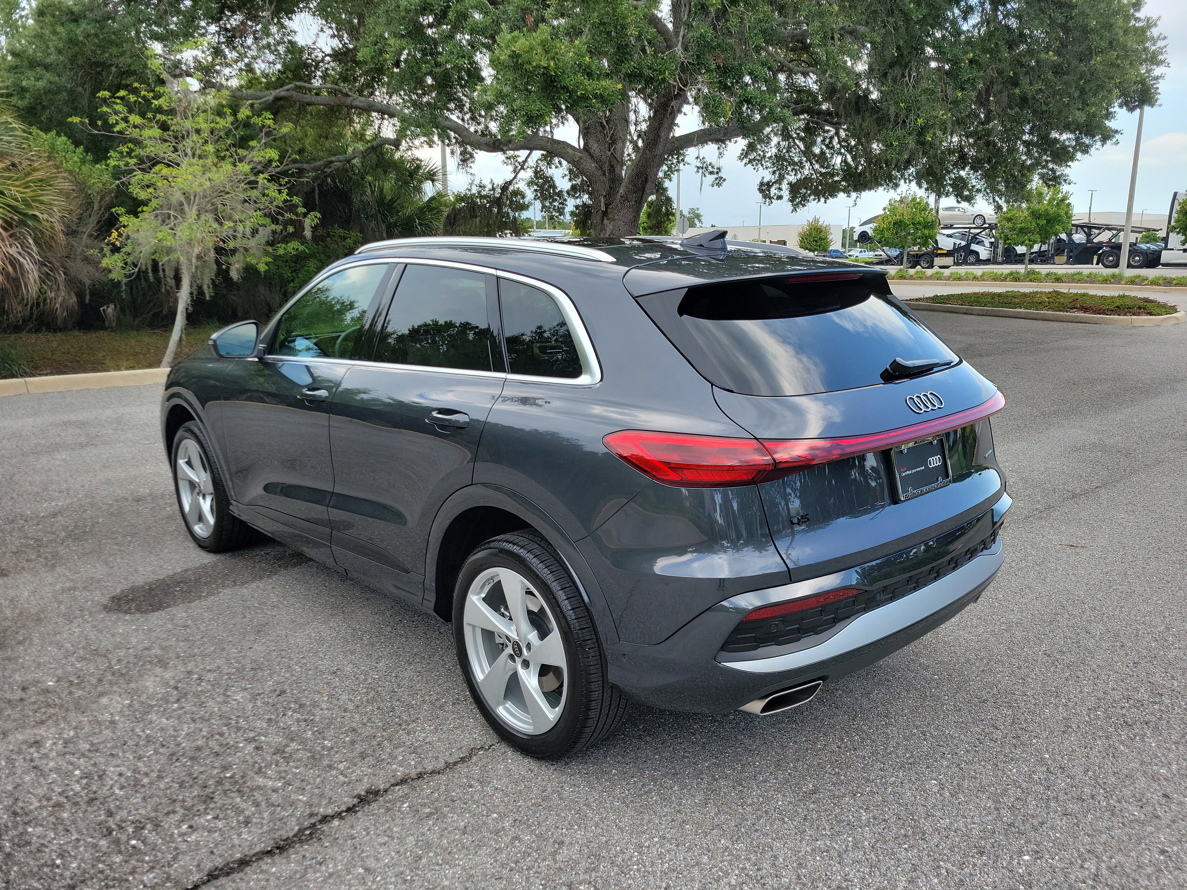 Used 2025 Audi Q5 Premium Plus w/ Premium Plus AWD/4WD image 6