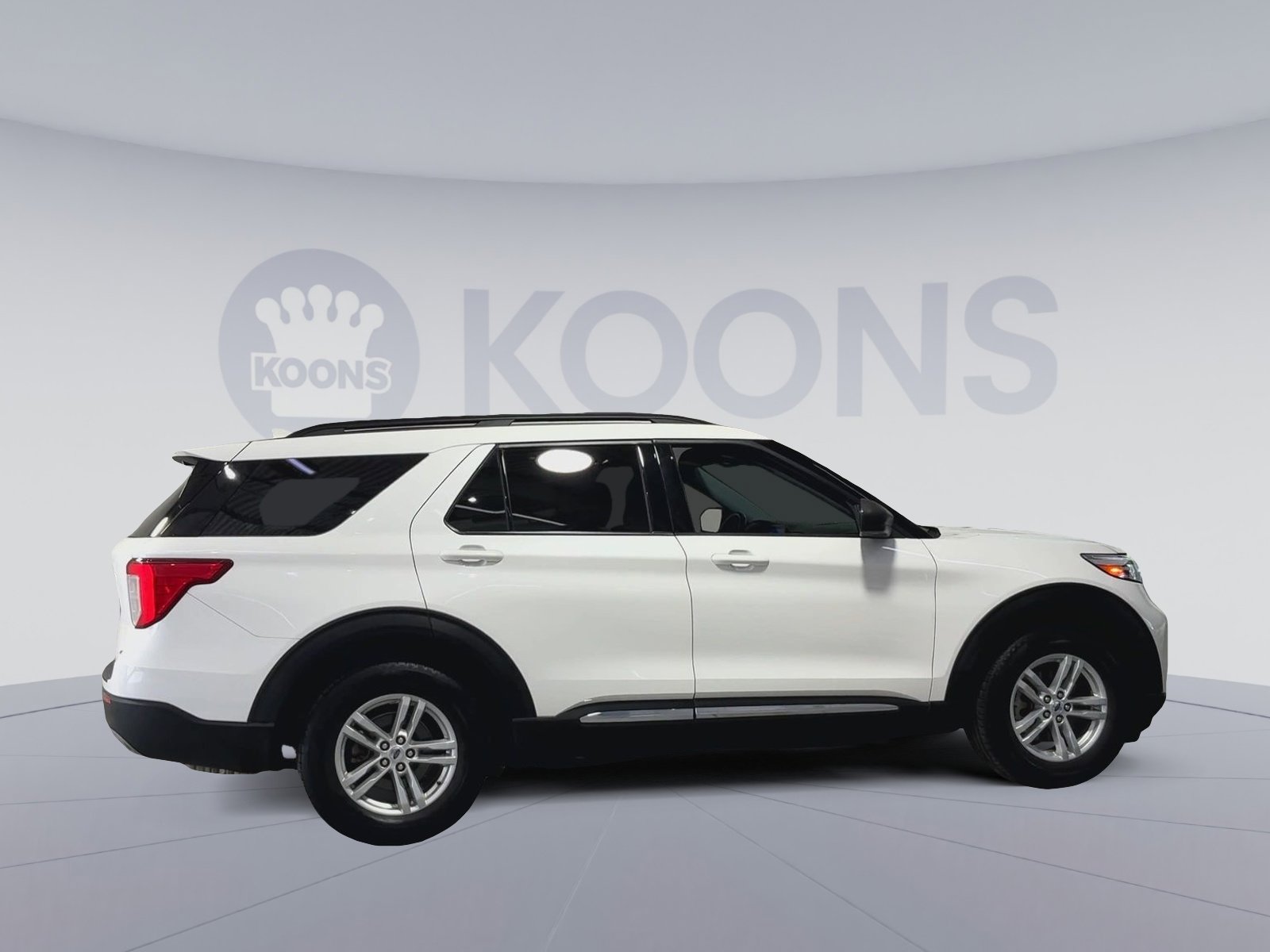 Used 2022 Ford Explorer XLT w/ Equipment Group 202A AWD/4WD image 12
