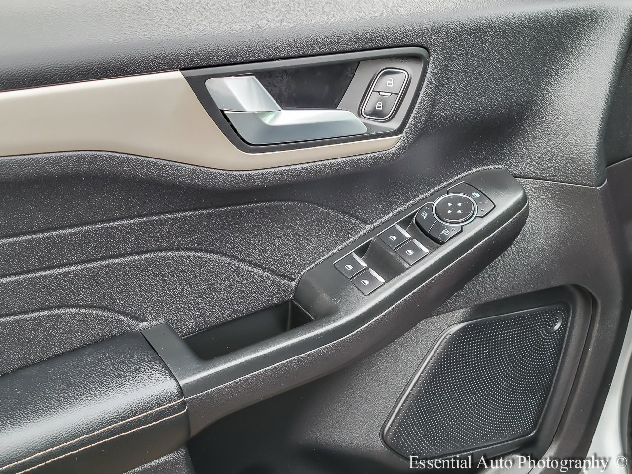 Used 2022 Ford Escape SEL FWD image 13