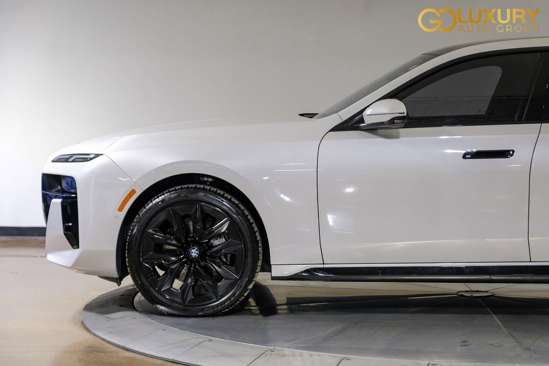 Used 2024 BMW 740i w/ Premium Package 2 image 17