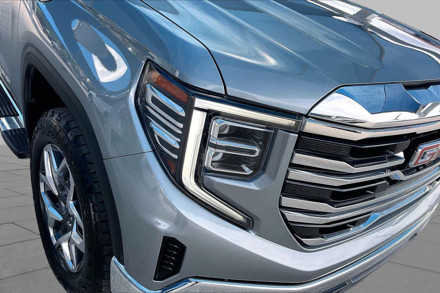 Used 2023 GMC Sierra 1500 SLT w/ SLT Premium Package AWD/4WD image 27