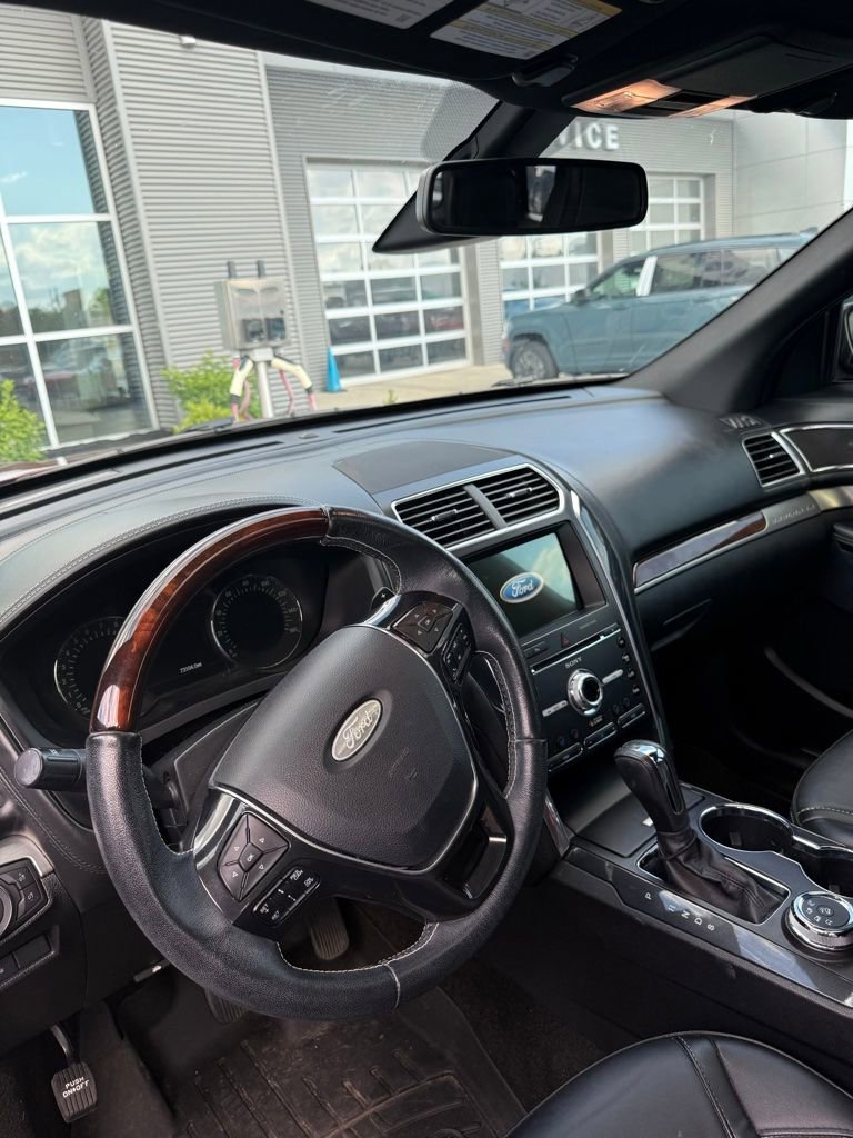 Used 2018 Ford Explorer Platinum AWD/4WD image 12