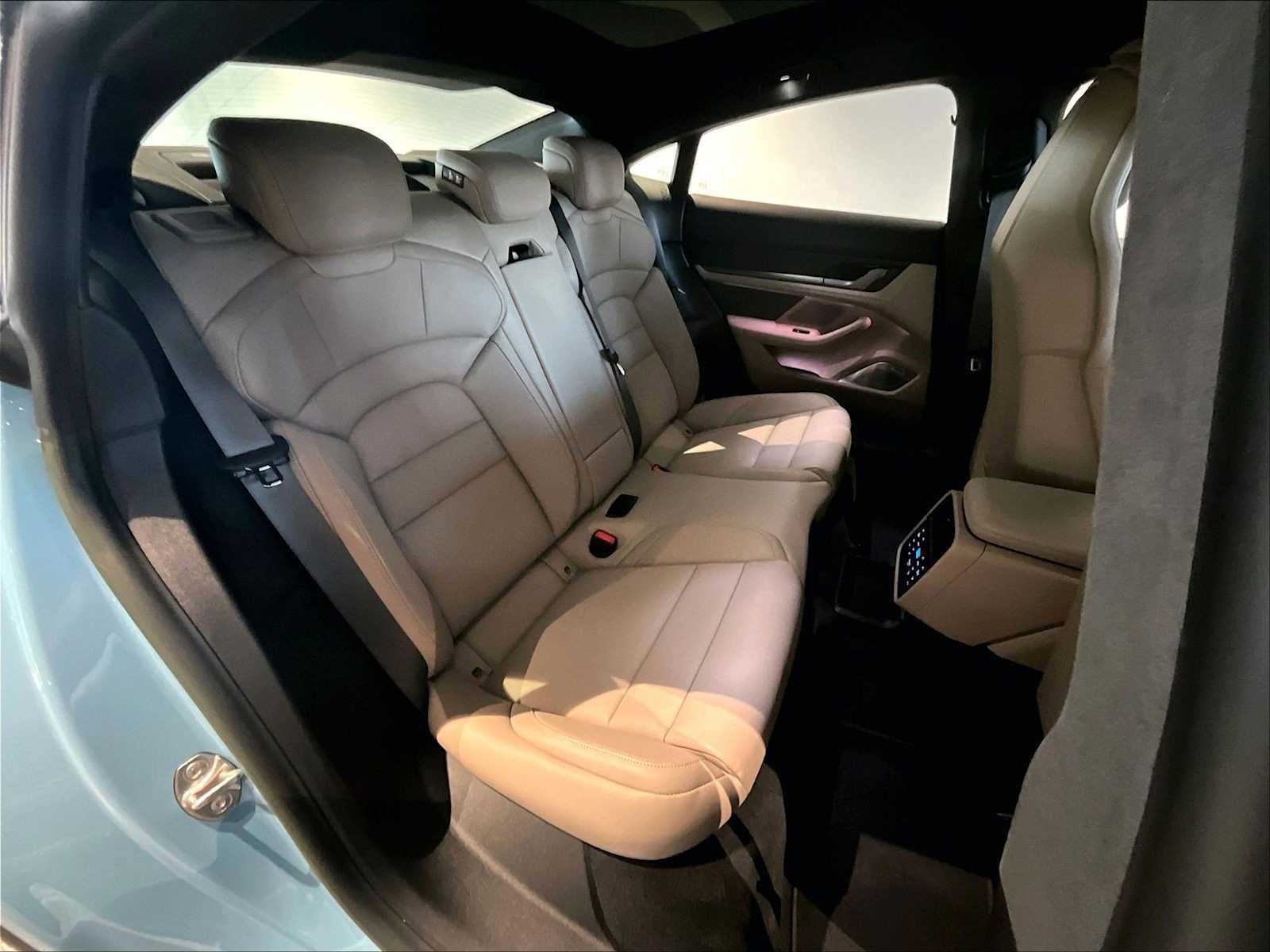 Used 2024 Porsche Taycan Turbo image 32