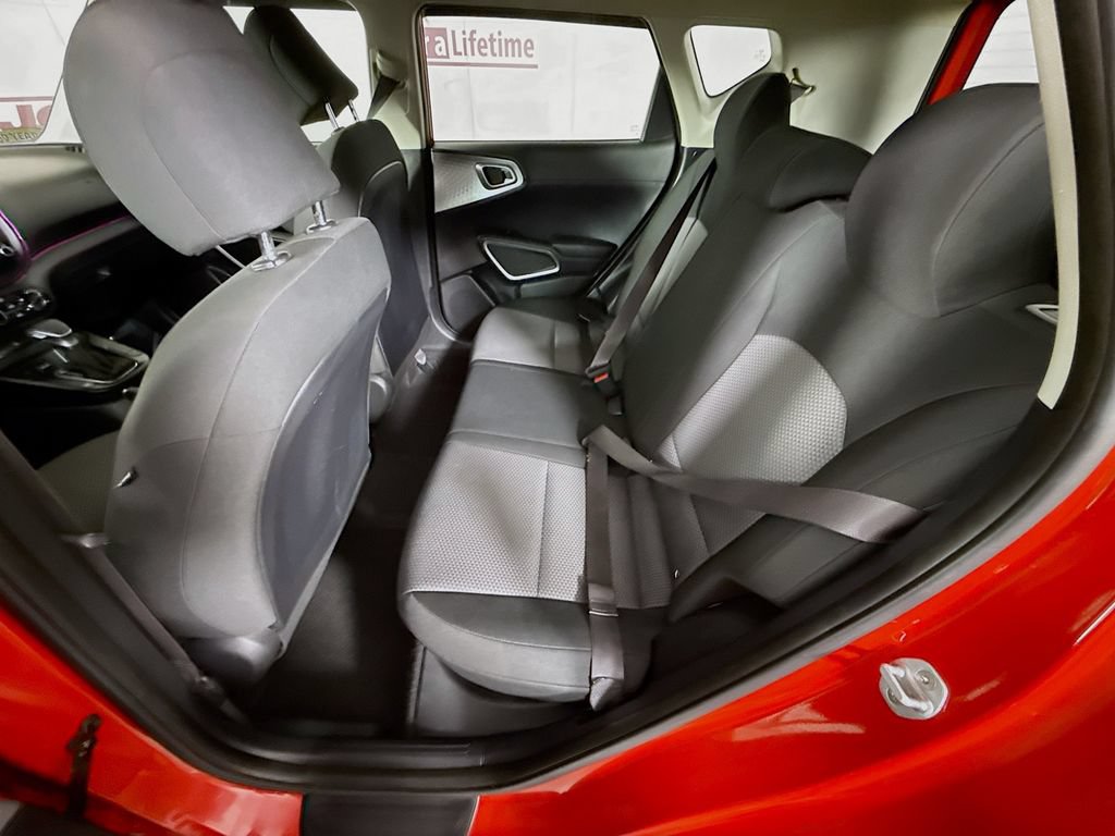Used 2020 Kia Soul LX FWD image 25