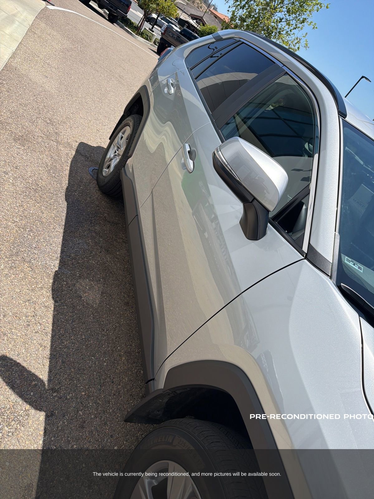 Used 2025 Toyota RAV4 XLE FWD image 5