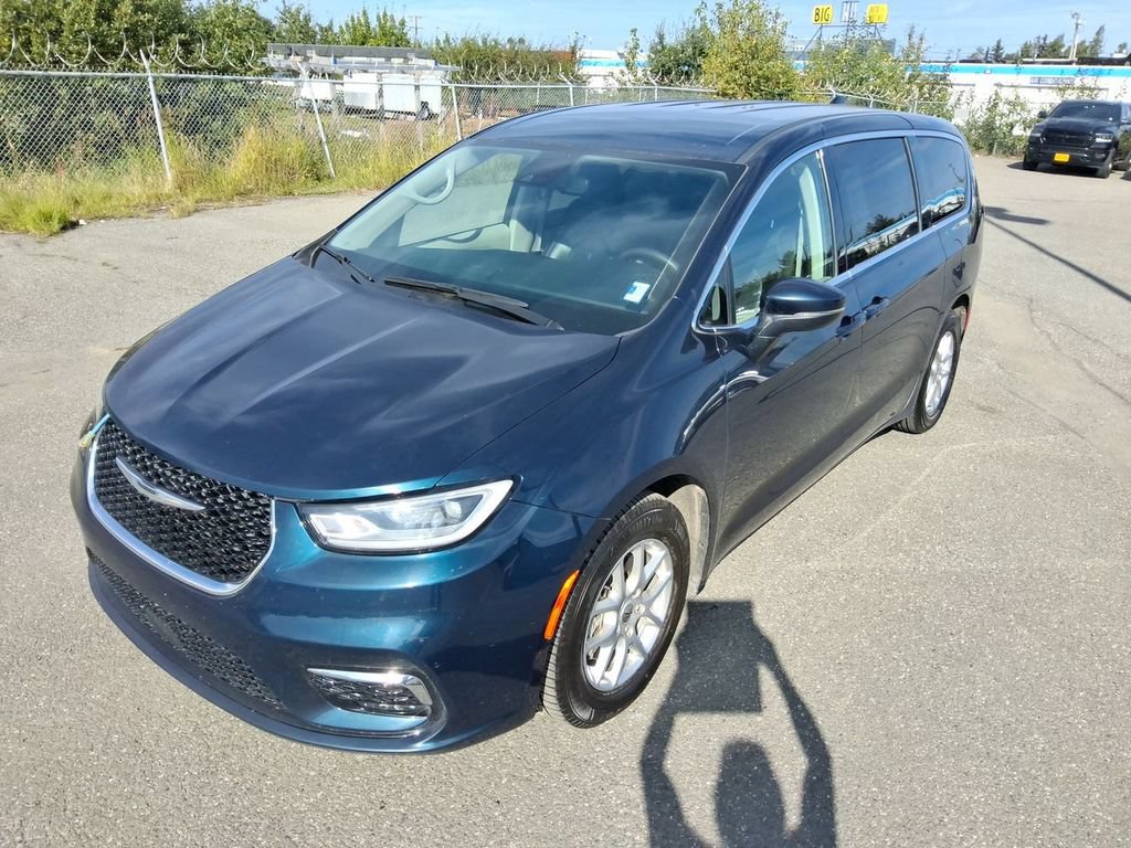 Certified 2023 Chrysler Pacifica Touring-L
