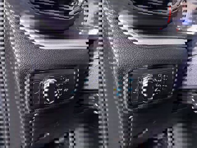 Used 2022 Ford Explorer XLT image 18