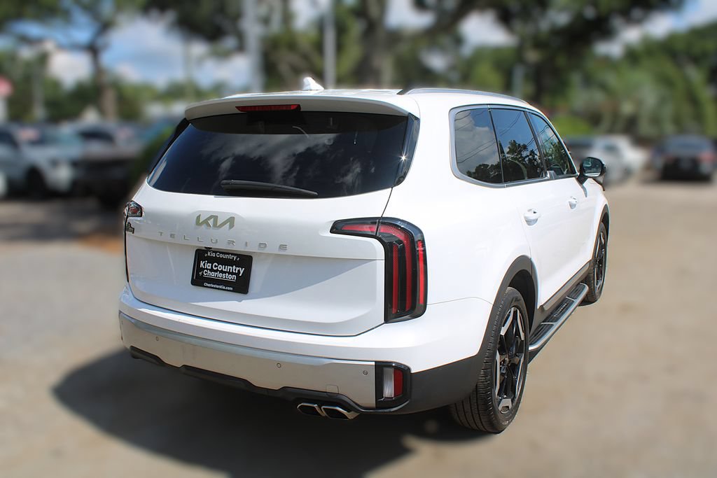 Certified 2024 Kia Telluride EX w/ EX Captain's Chair Package FWD image 7