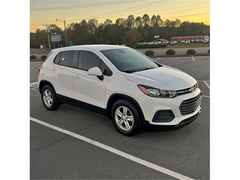 Used 2020 Chevrolet Trax LS w/ Tint and Cruise Package image 1