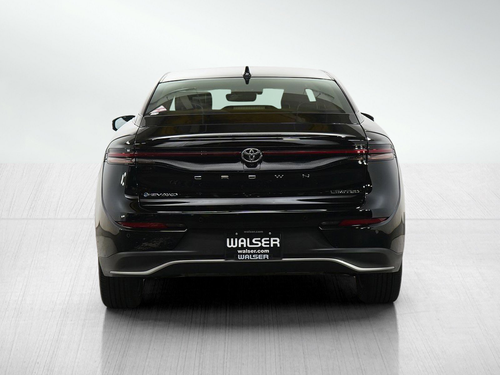 Used 2024 Toyota Crown Limited AWD/4WD image 2