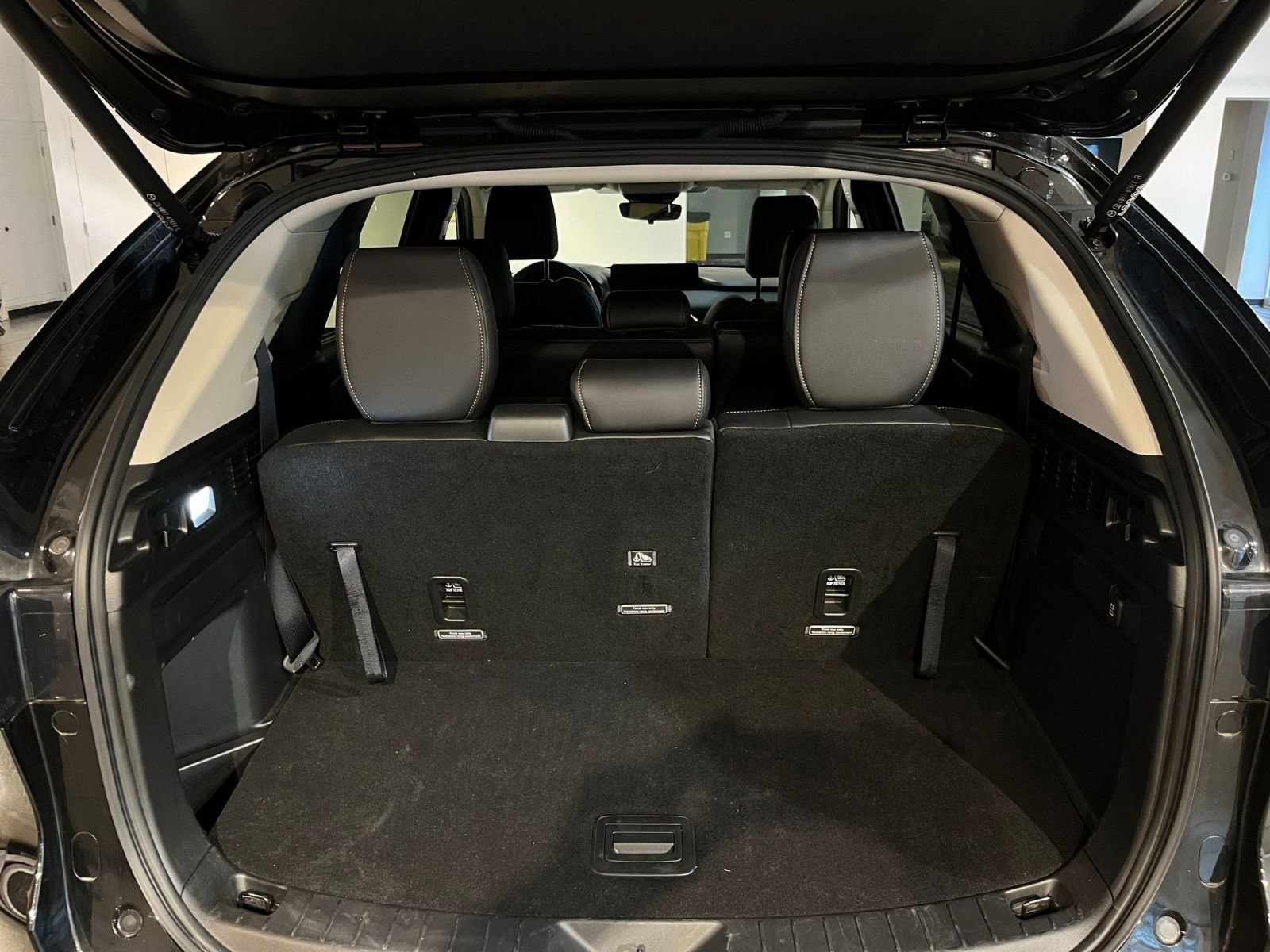 Used 2025 MAZDA CX-90 3.3 Turbo w/ Preferred Package image 32