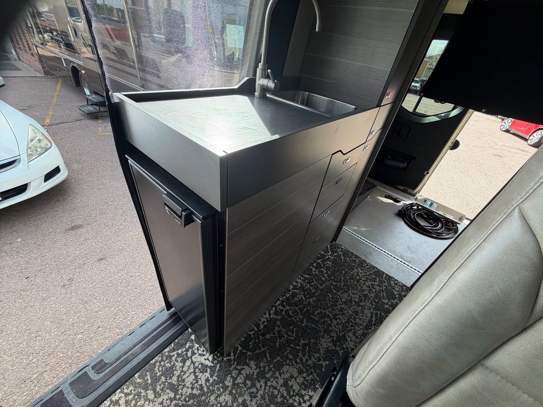 Used 2021 Mercedes-Benz Sprinter 2500 image 20