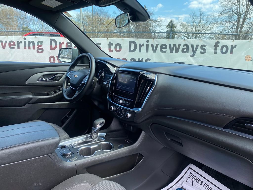 Used 2023 Chevrolet Traverse LT AWD/4WD image 18