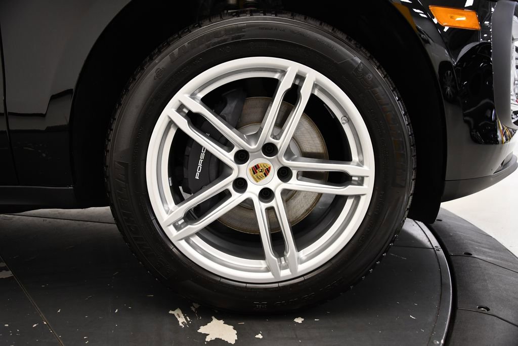 Used 2025 Porsche Macan image 18