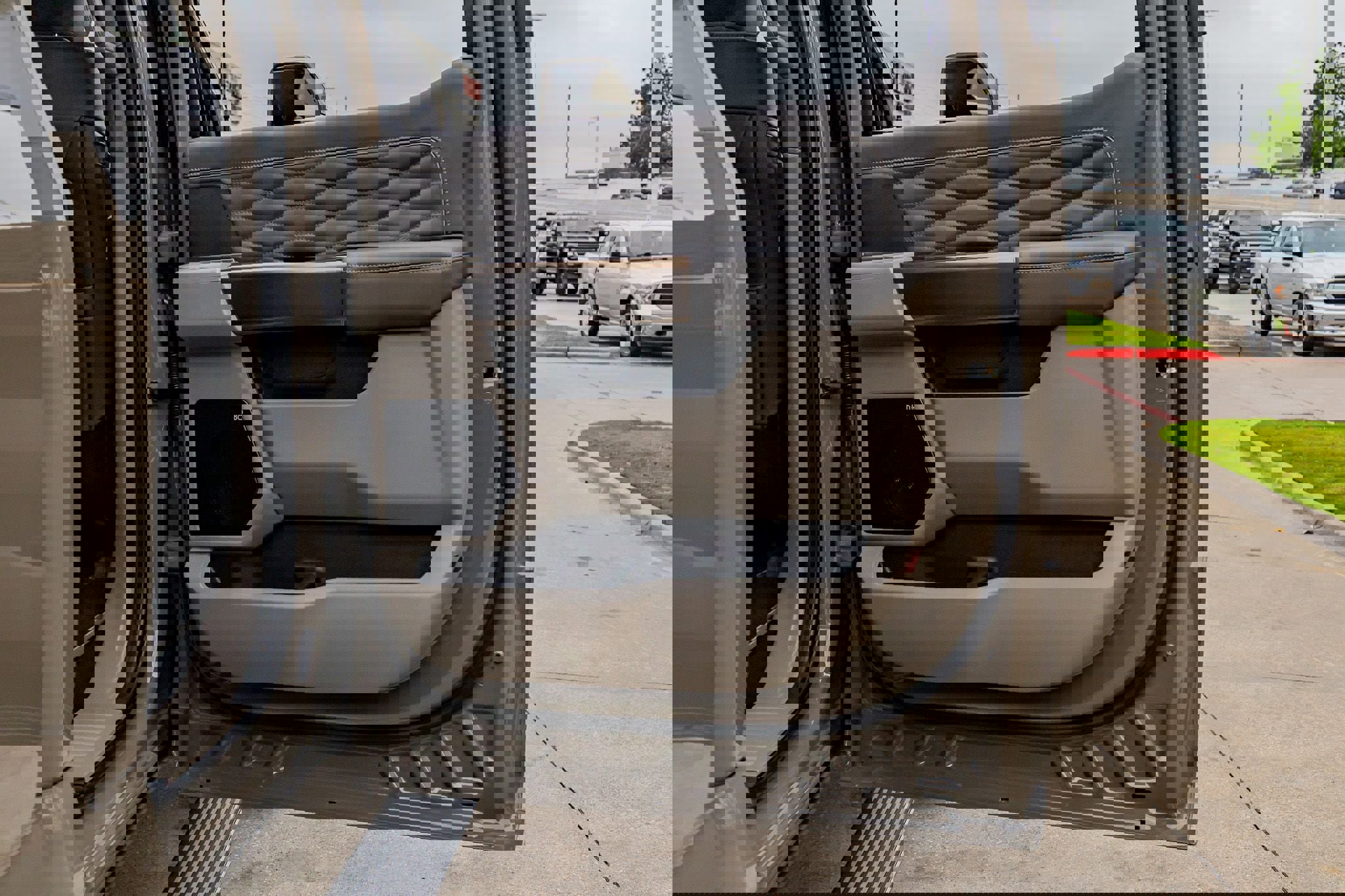 Used 2026 Ford F450 Platinum w/ Platinum Plus Package image 38