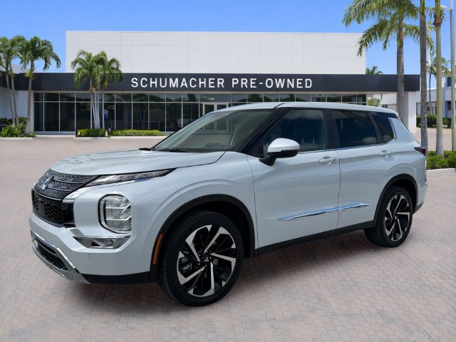 Used 2022 Mitsubishi Outlander SE FWD image 3