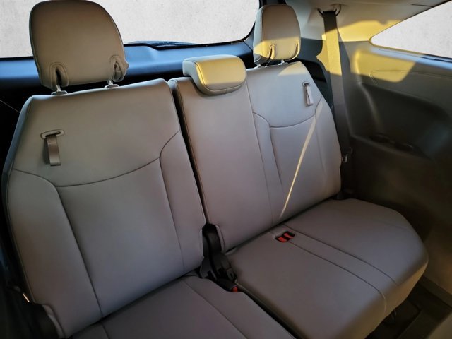 Used 2026 Toyota Sienna XLE FWD image 22