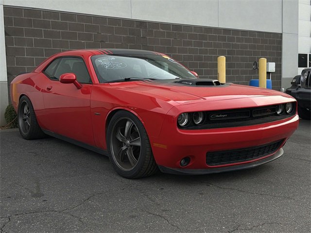 Used 2016 Dodge Challenger R/T image 4
