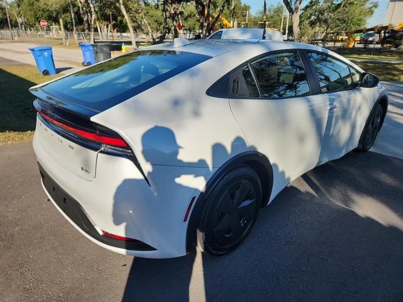 Used 2025 Toyota Prius LE image 6