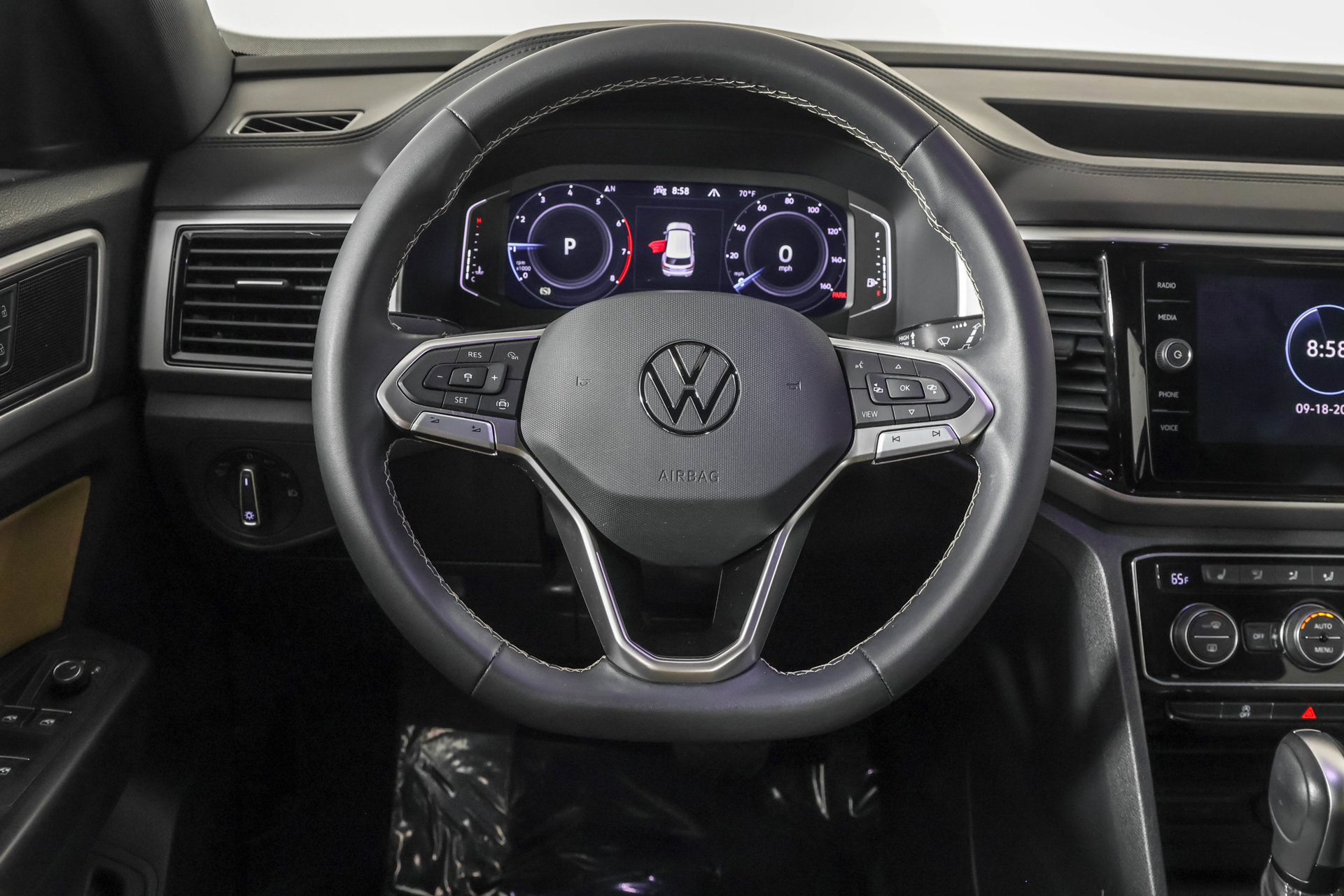Used 2023 Volkswagen Atlas Cross Sport SE AWD/4WD image 25