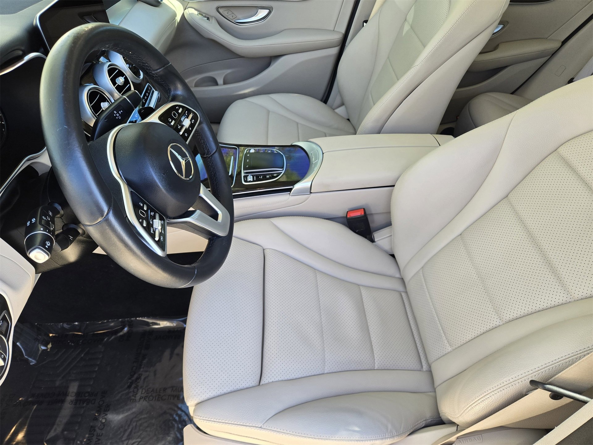 Used 2021 Mercedes-Benz GLC 300 image 3